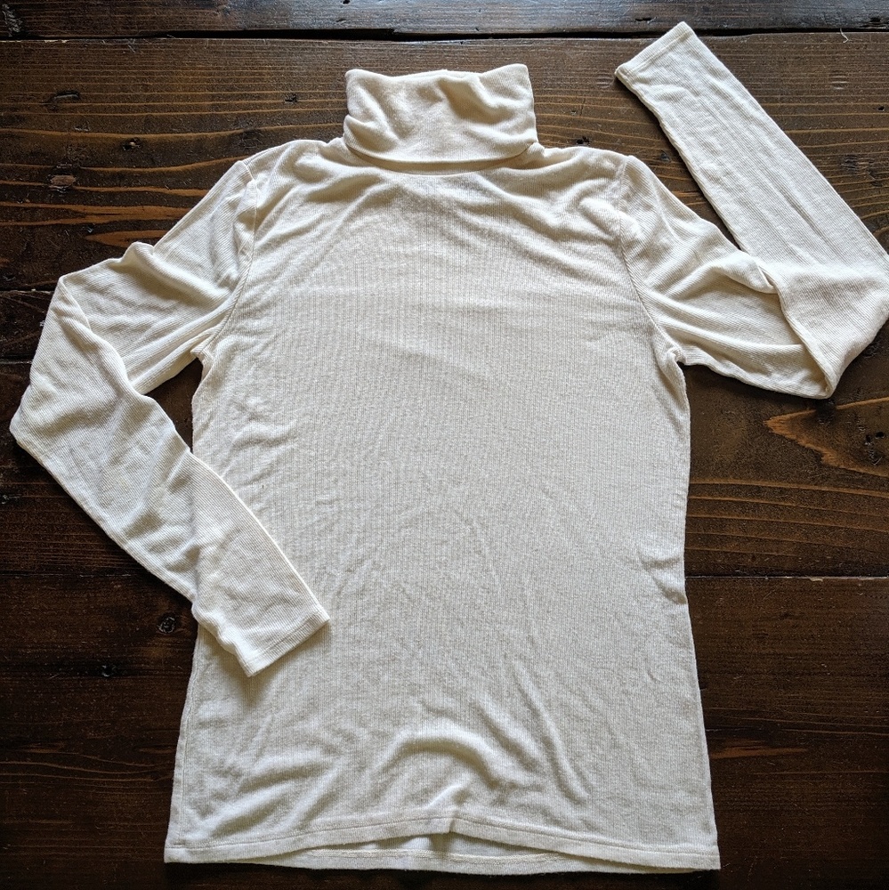 Saks 5th Avenue Black Label |  White Turtleneck